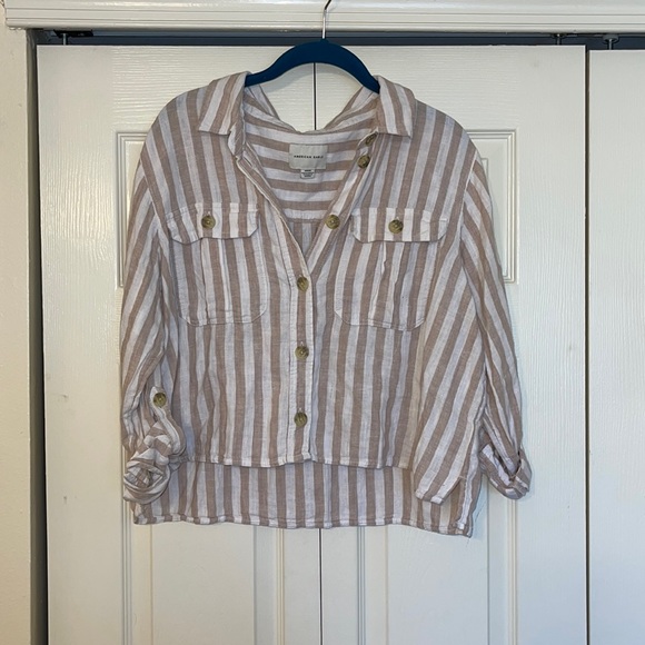 American Eagle Outfitters Tops - AE Buttoned down beachy top